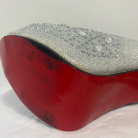 Slightly worn heels - Picture 4 of 6